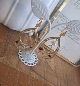 Gold pearl drop earrings